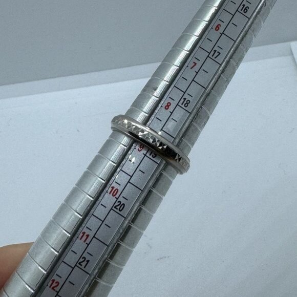 14K White Gold sz9 Faceted *reduced as the underside is dented, see last photo. - Picture 4 of 11